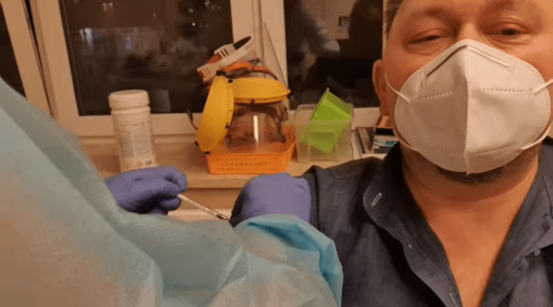 Doctor Mocks Anti-Vaxxers While Getting Experimental COVID Jab - Dies Days Later (Video) - The Washington Standard