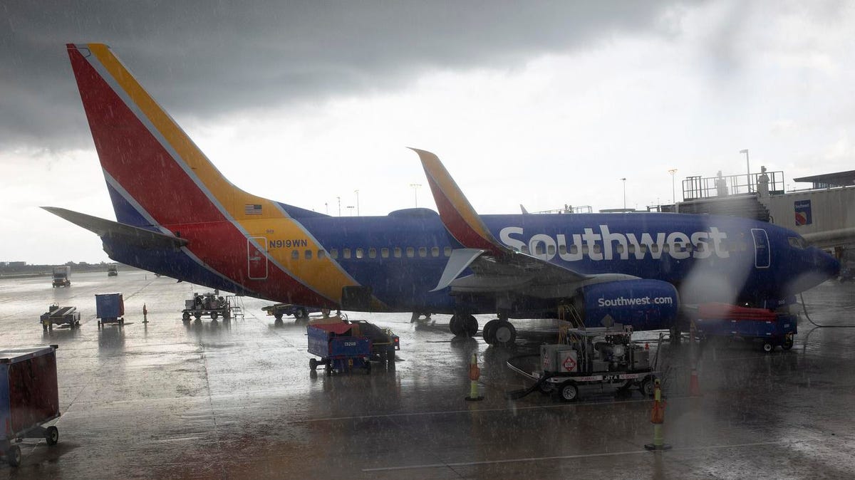 Southwest Cancels More Than 1,000 Flights—Pilots Say It’s Not A Protest Over Covid Vaccine Mandate